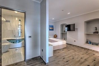 Hotel Fiscardonna Luxury Suites