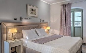 Hotel Fiscardonna Luxury Suites