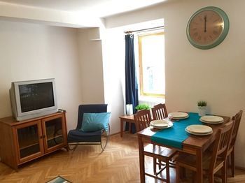 Hi5 Apartments - Parliament