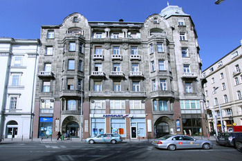 Hi5 Apartments - Parliament