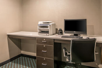 Hotel Quality Inn & Suites