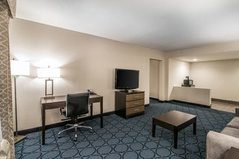 Hotel Quality Inn & Suites