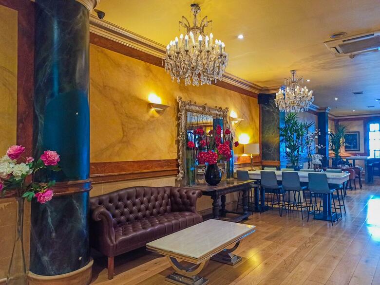 Victoria Hotel