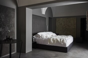Hostal Sikelia Luxury Retreat