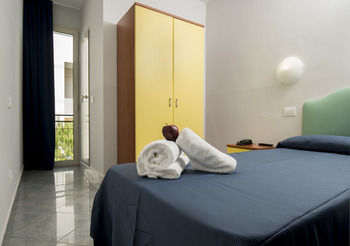 Hostal Hotel Scarlet