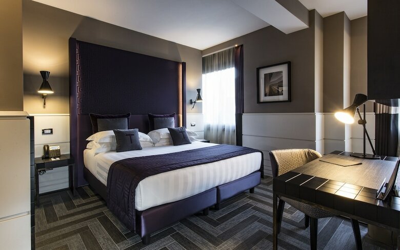 The Tribune Hotel