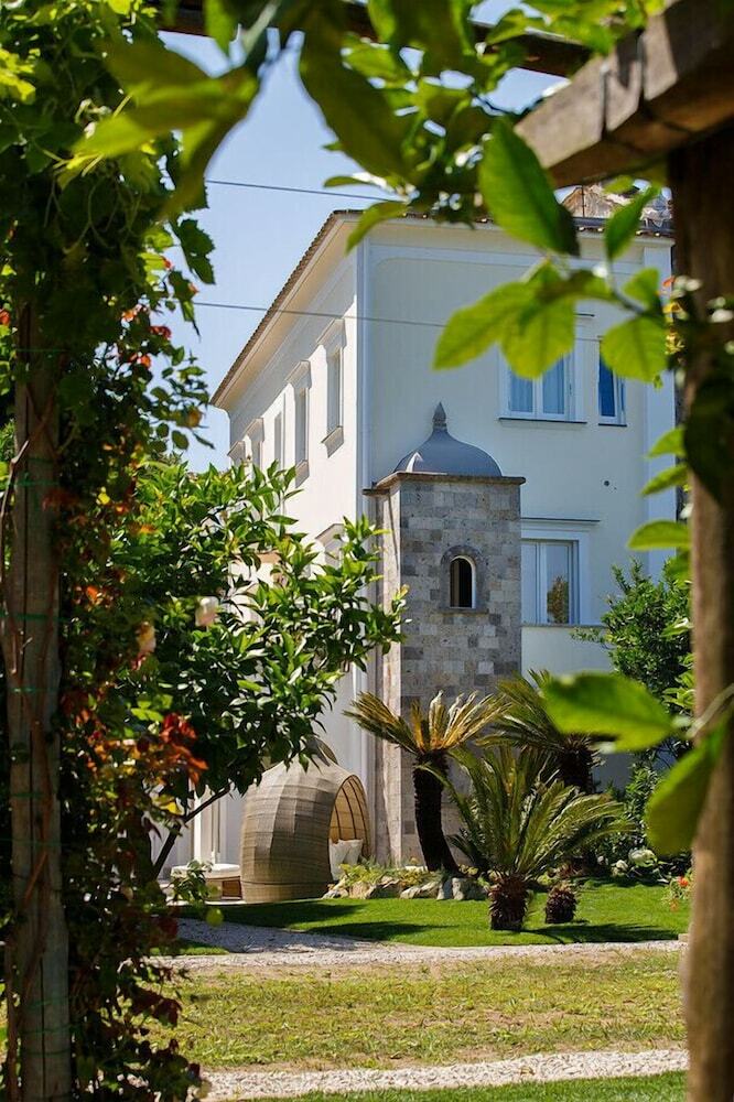 Bed & Breakfast Villa Don Camillo Relais