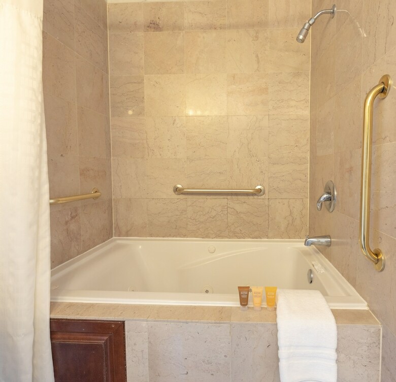 Bed & Breakfast Ocean Inn And Suites