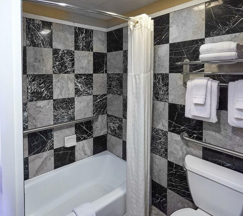 Bed & Breakfast Ocean Inn And Suites