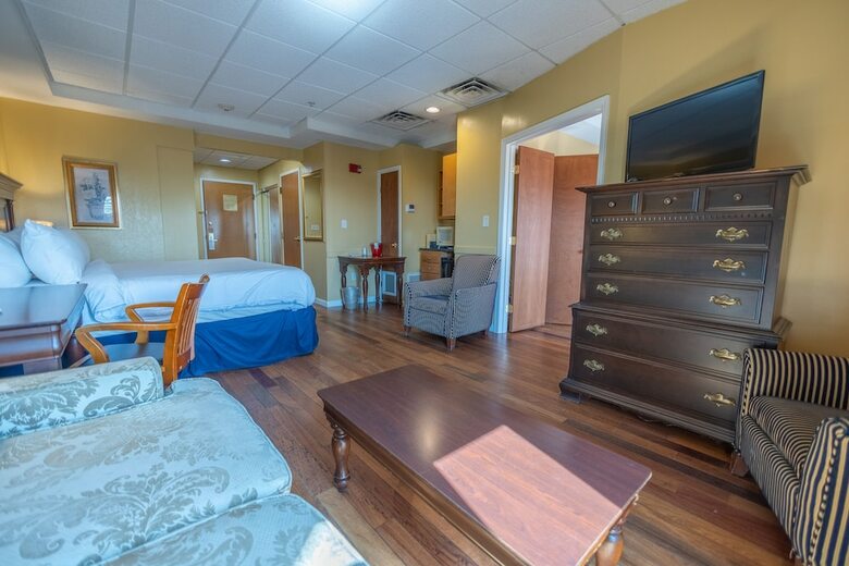 Bed & Breakfast Ocean Inn And Suites