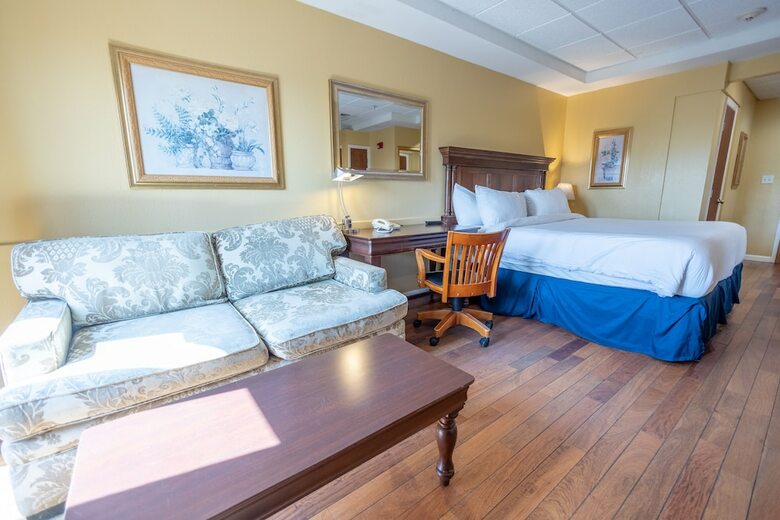 Bed & Breakfast Ocean Inn And Suites