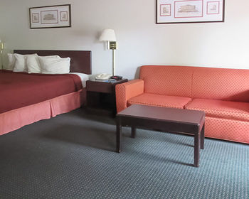 Hotel Rodeway Inn & Suites