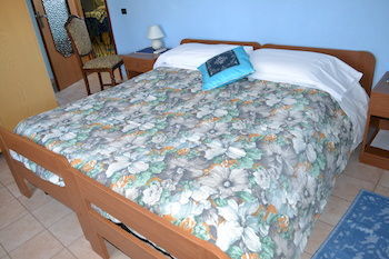 Hostal Residenza Aiosardegna Mare E Montagna