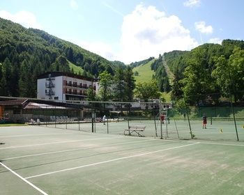 Hotel Bucaneve