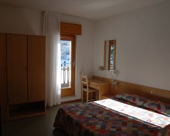 Hotel Bucaneve