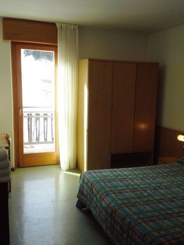 Hotel Bucaneve