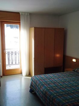 Hotel Bucaneve