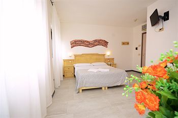 Hotel Clinton