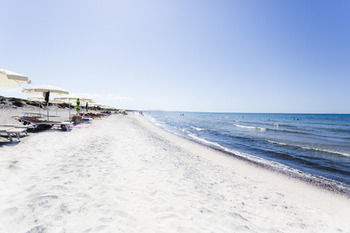 Hotel Bellamarina Resort