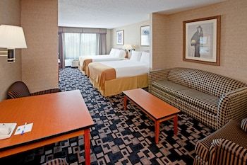 Holiday Inn Express Hotel & Suites Greenwood