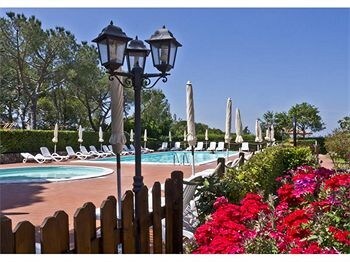 Aparthotel Borgo Di Pomaia