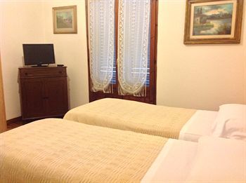 Bed & Breakfast Riva Reno Guesthouse