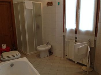 Bed & Breakfast Riva Reno Guesthouse