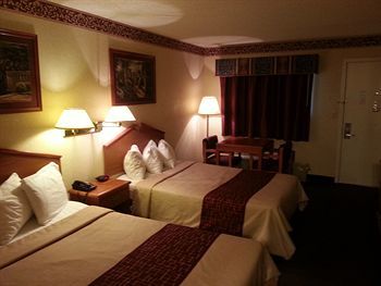 Hotel Days Inn & Suites Monroe