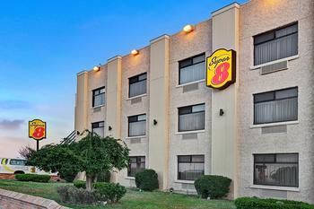 Hotel Super 8 Jamaica North Conduit