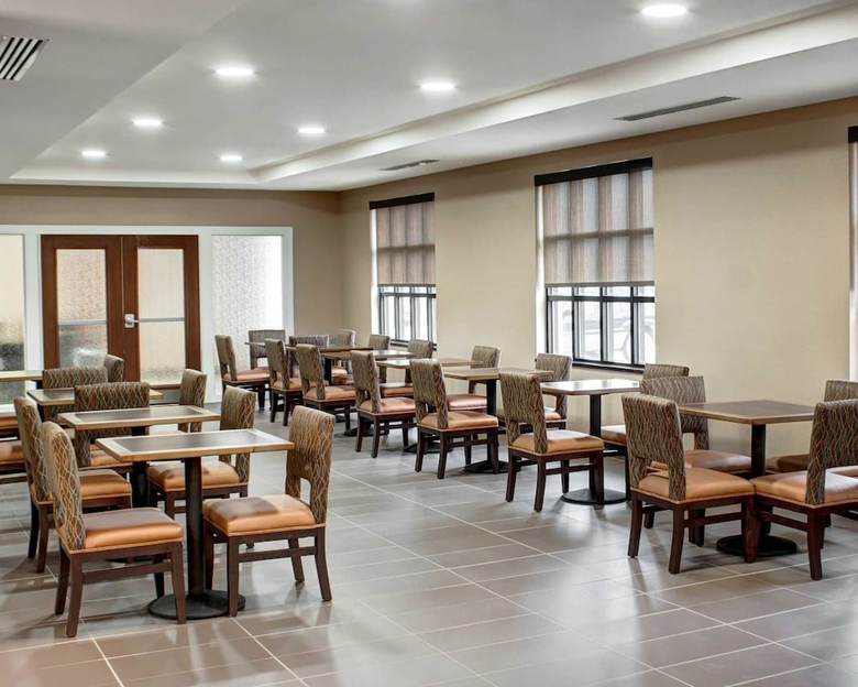 Hotel Comfort Inn & Suites