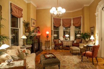 Mccall House Bed And Breakfast