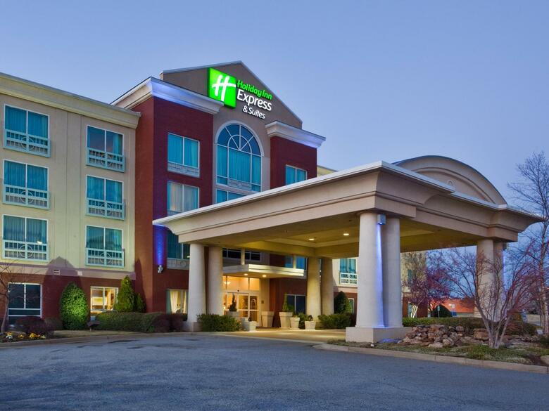 Hotel Holiday Inn Express I-26 & Us 29 At Westgate Mall