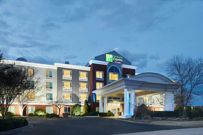 Hotel Holiday Inn Express I-26 & Us 29 At Westgate Mall