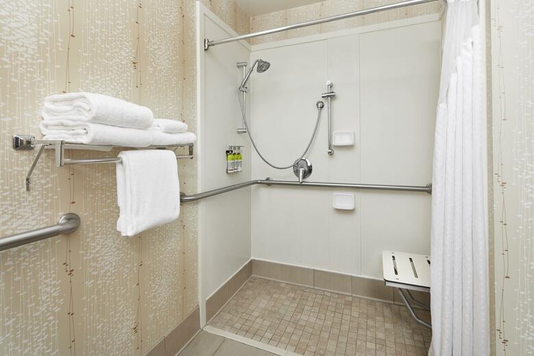 Hotel Holiday Inn Express I-26 & Us 29 At Westgate Mall