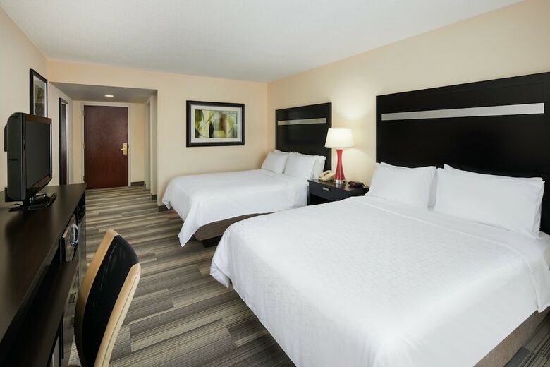 Hotel Holiday Inn Express I-26 & Us 29 At Westgate Mall