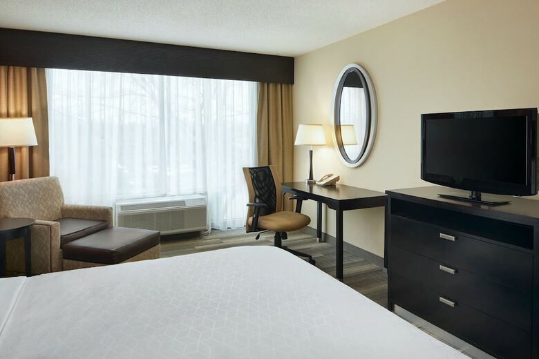 Hotel Holiday Inn Express I-26 & Us 29 At Westgate Mall