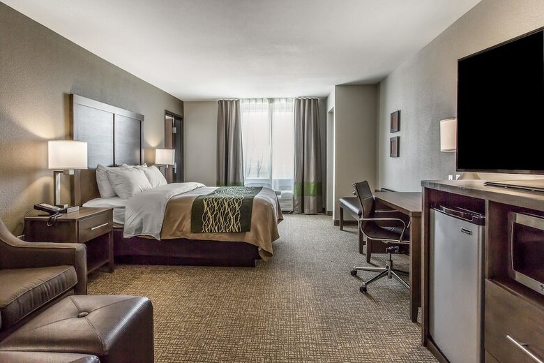 Hotel Comfort Inn & Suites