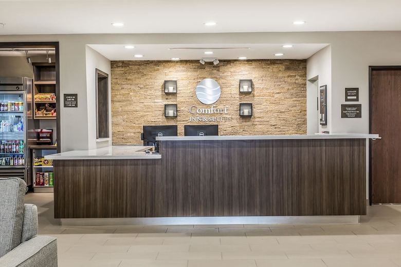 Hotel Comfort Inn & Suites