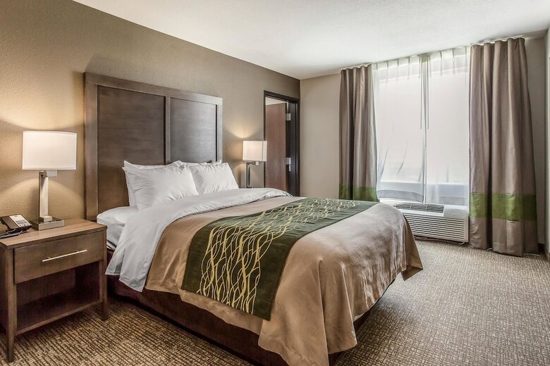 Hotel Comfort Inn & Suites