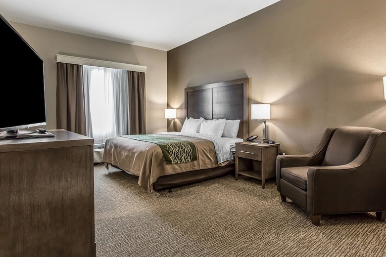 Hotel Comfort Inn & Suites