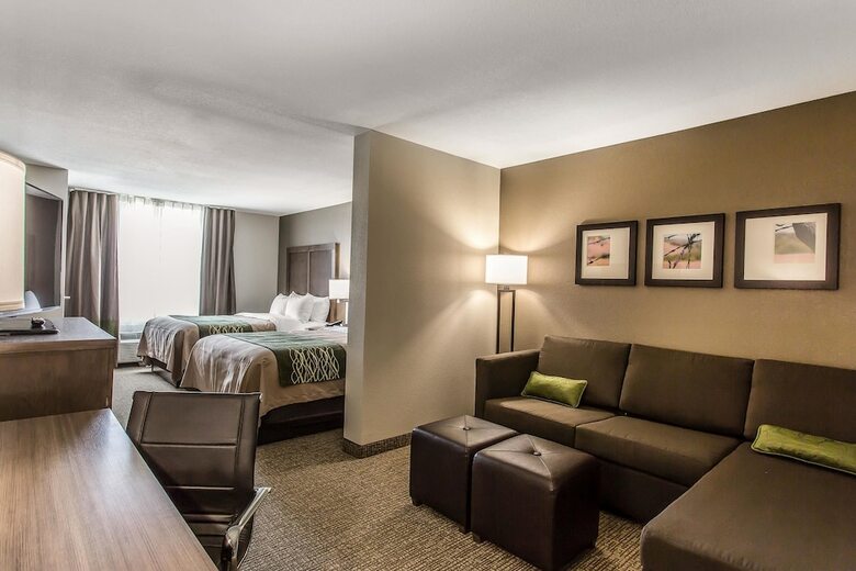 Hotel Comfort Inn & Suites