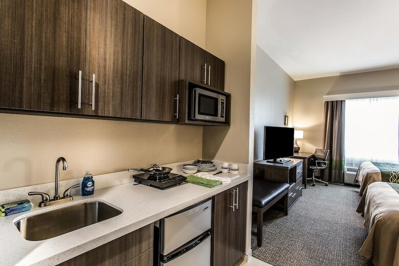 Hotel Comfort Inn & Suites