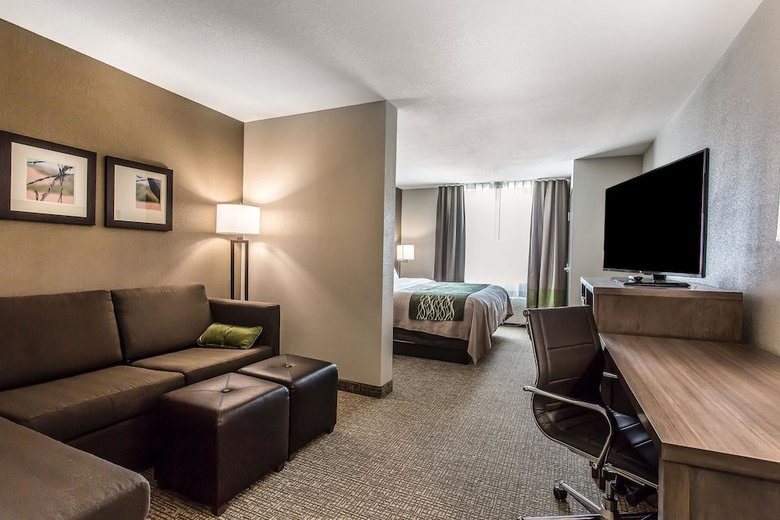 Hotel Comfort Inn & Suites