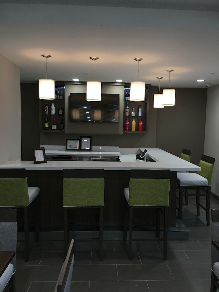 Hotel Comfort Inn & Suites