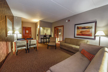 Wheeling Island Hotel-casino-racetrack
