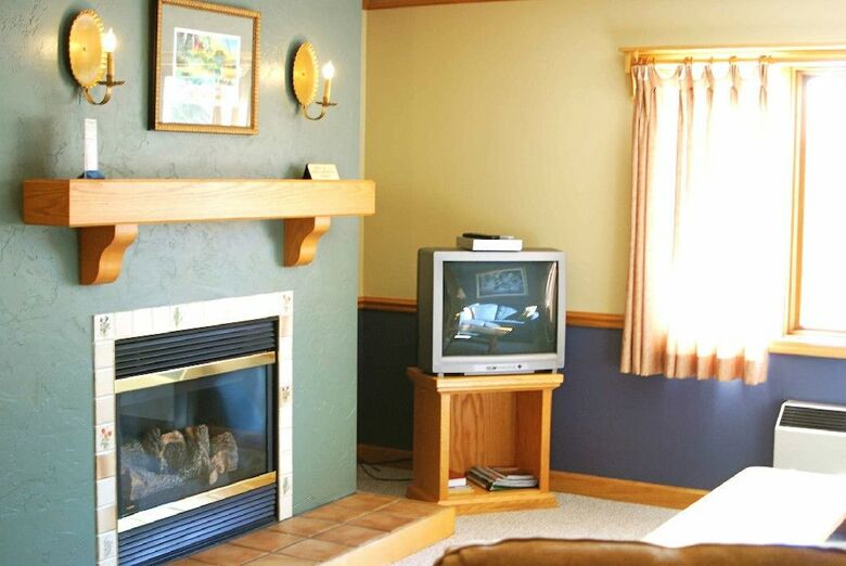 Hostal Settlement Courtyard Inn & Lavender Spa