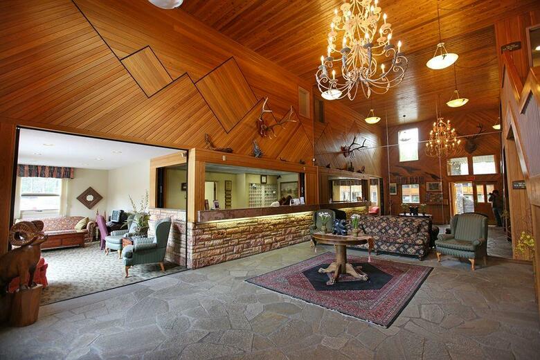 Hotel Mountaineer Lodge