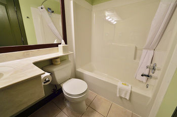 Hotel Quality Inn & Suites