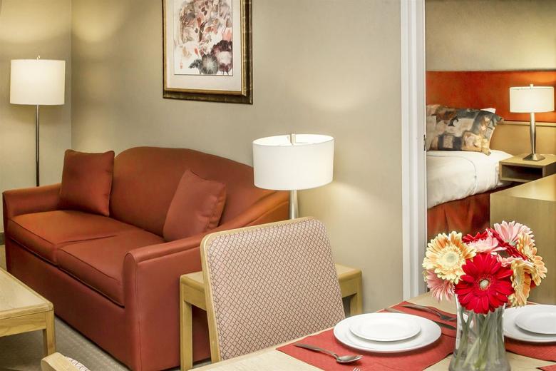 Aparthotel Cartier Place Suite Hotel