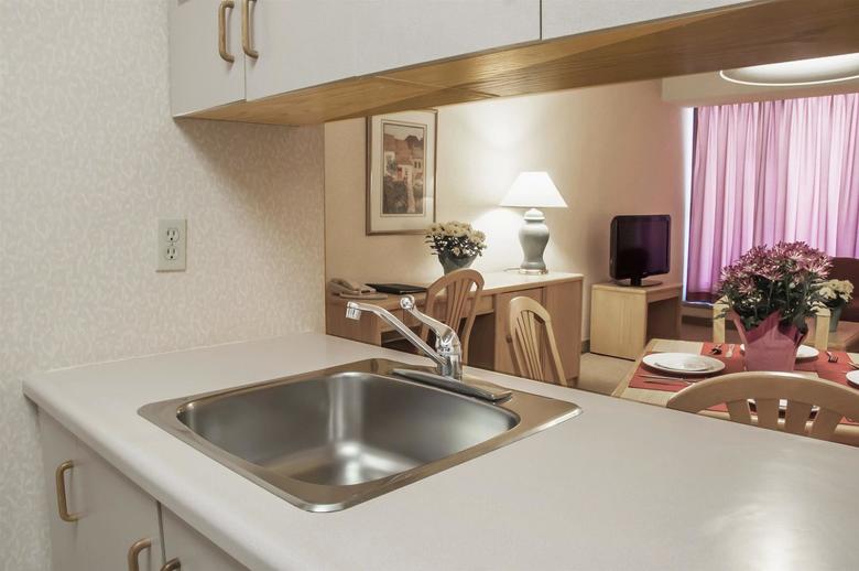 Aparthotel Cartier Place Suite Hotel